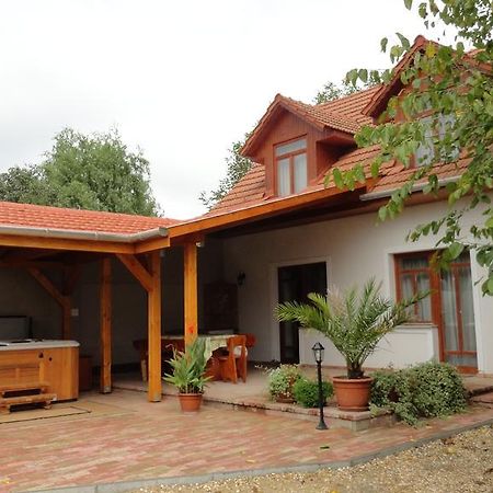 Gerendás Vendégház Egerszalók Exterior foto