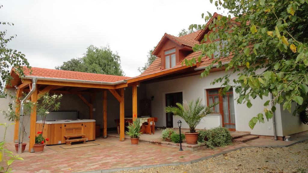 Gerendás Vendégház Egerszalók Exterior foto
